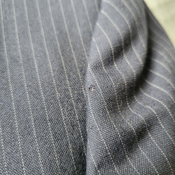 Givenchy Navy Blue Pinstripe 2-Button Suit Jacket Size 42R - Picture 2 of 8